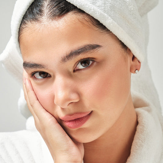 MIRA White Gold Stud Earrings